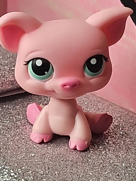 LPS #330 Vintage Authentic Pink Pig Teal Eyes