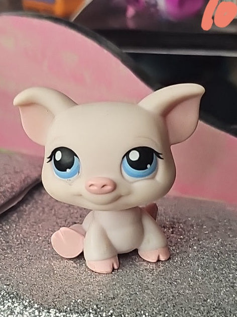 LPS #87 Light Pink Pig Blue Dot Eyes Hasbro Magnet