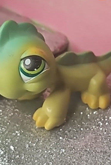 LPS #254 Littlest Pet Shop Authentic  Iguana